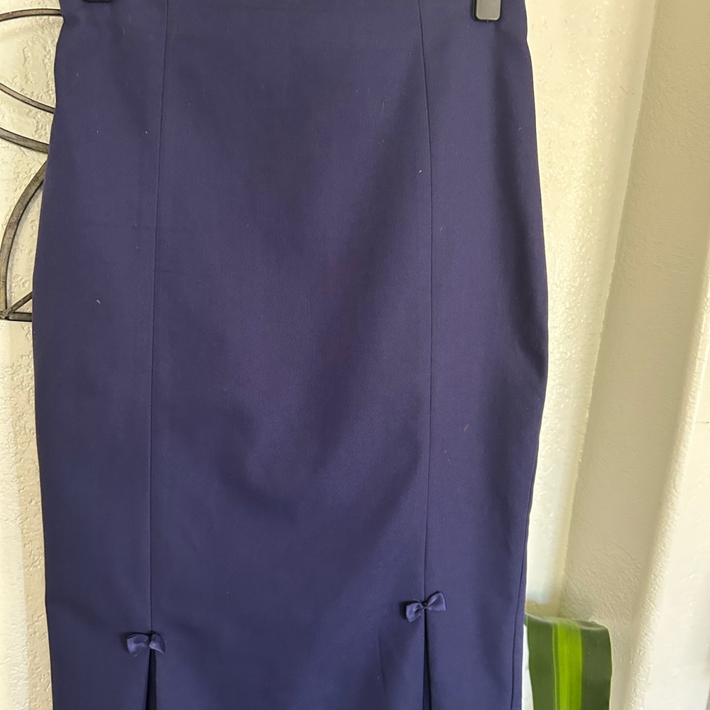 This is a beautiful skirt from an exclusive retail store.  Check out the detail.